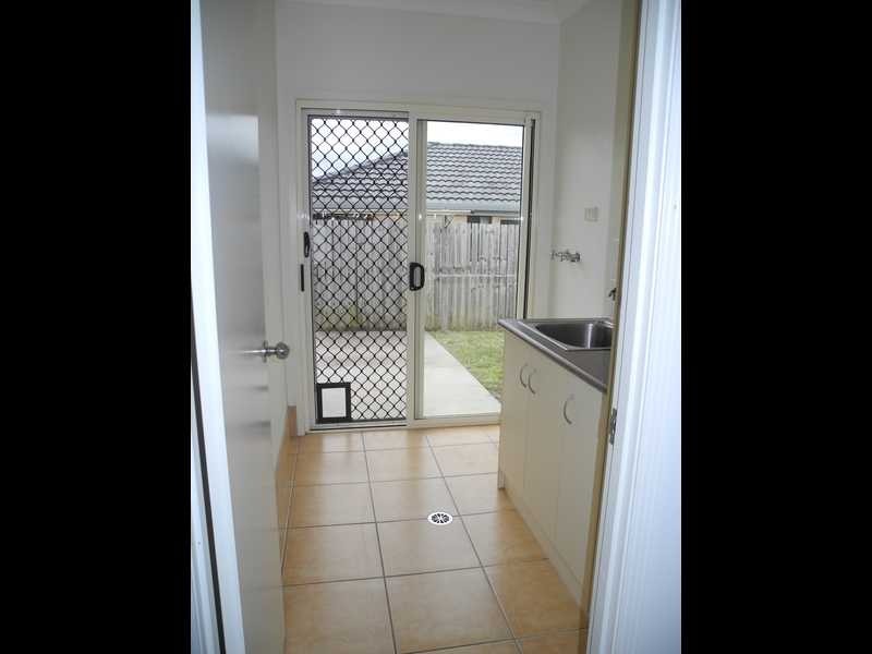 1 Viewpoint Way, New Auckland QLD 4680