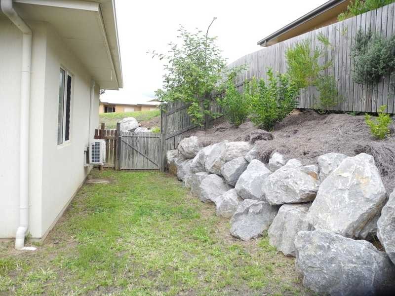 1 Viewpoint Way, New Auckland QLD 4680