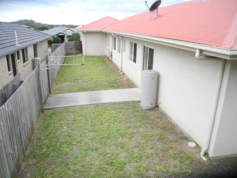 1 Viewpoint Way, New Auckland QLD 4680