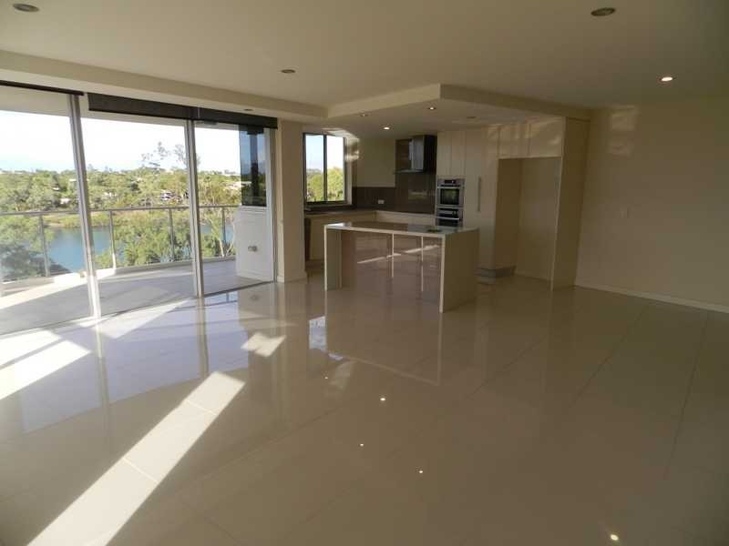 13/2 The Promenade, Boyne Island QLD 4680