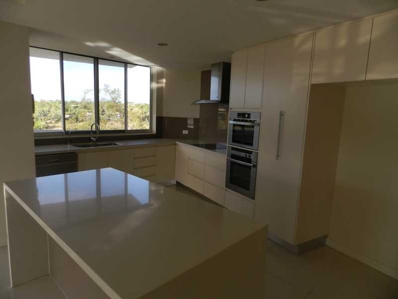 13/2 The Promenade, Boyne Island QLD 4680