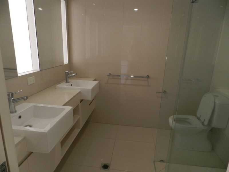 13/2 The Promenade, Boyne Island QLD 4680