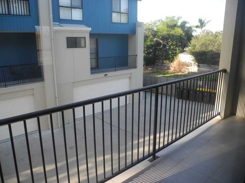 2/10 Arthur Street, Boyne Island QLD 4680