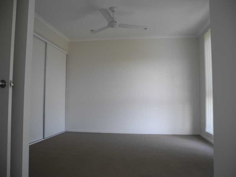 2/10 Arthur Street, Boyne Island QLD 4680