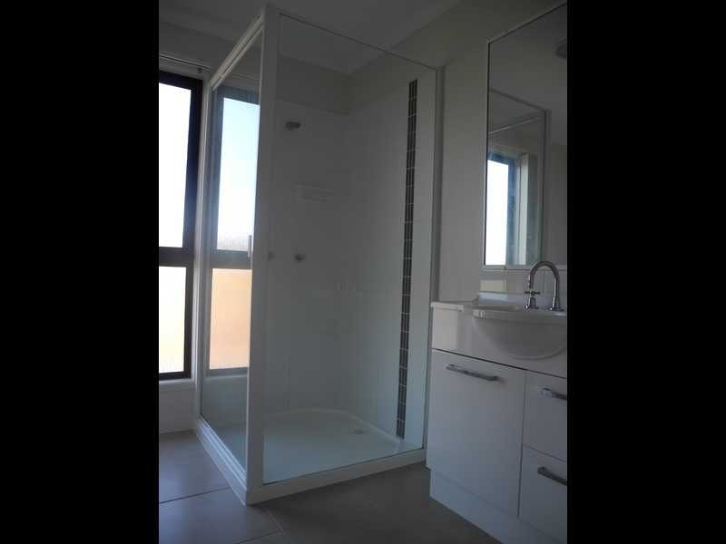 2/10 Arthur Street, Boyne Island QLD 4680