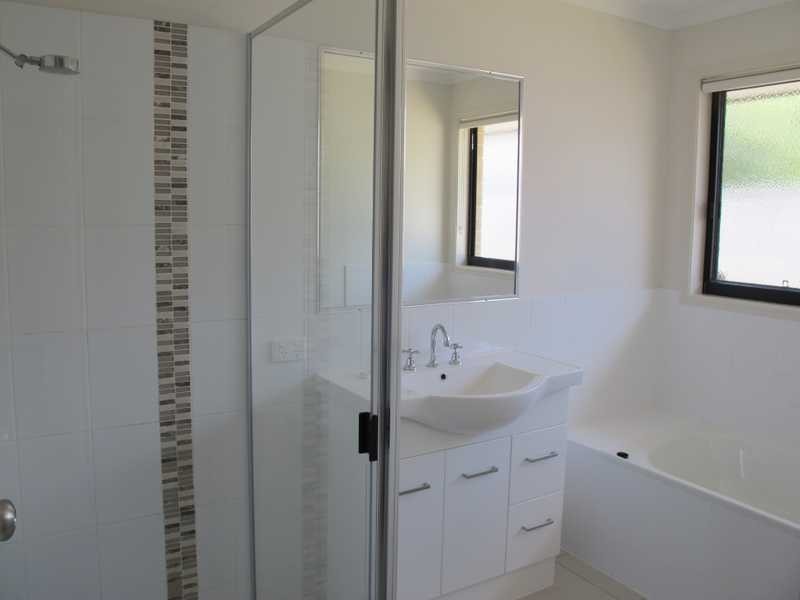 13 Jeana Close, Boyne Island QLD 4680