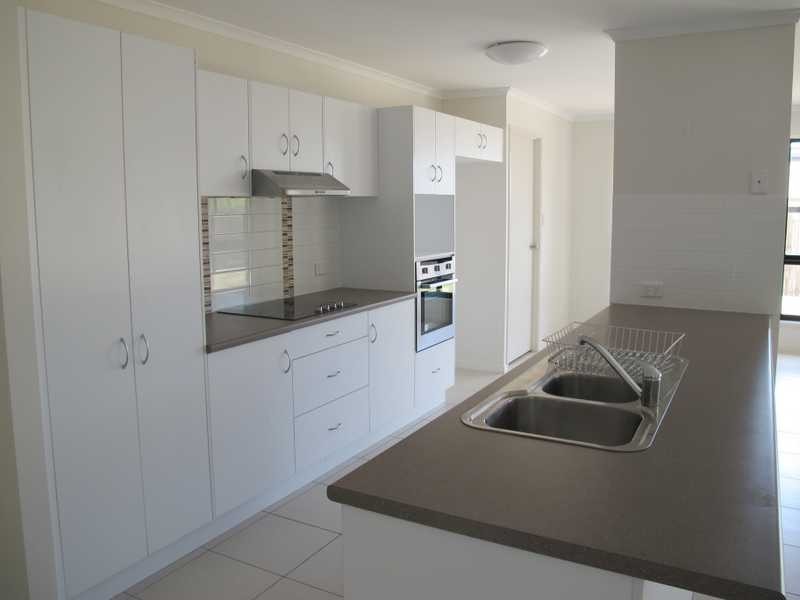 13 Jeana Close, Boyne Island QLD 4680