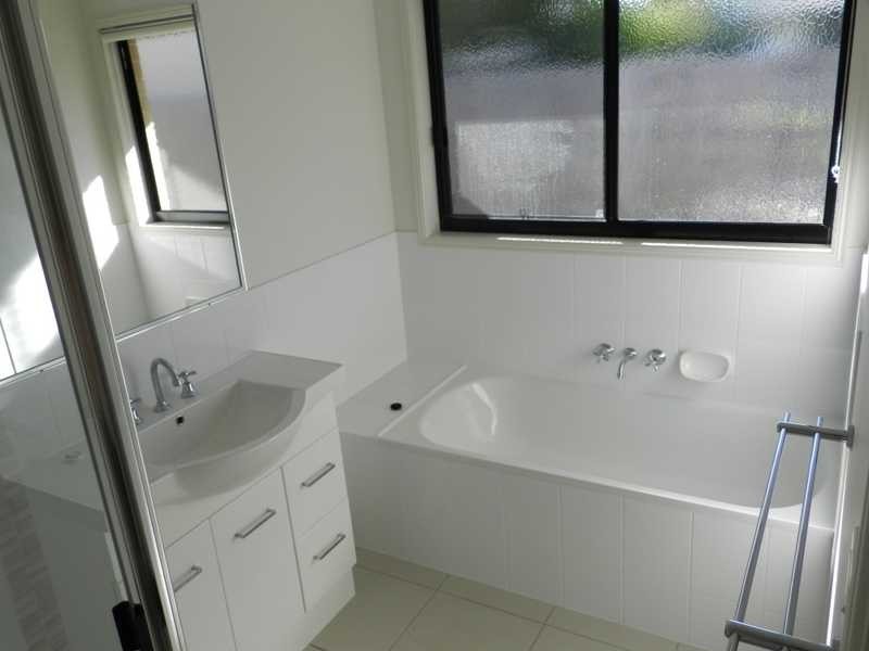 13 Jeana Close, Boyne Island QLD 4680