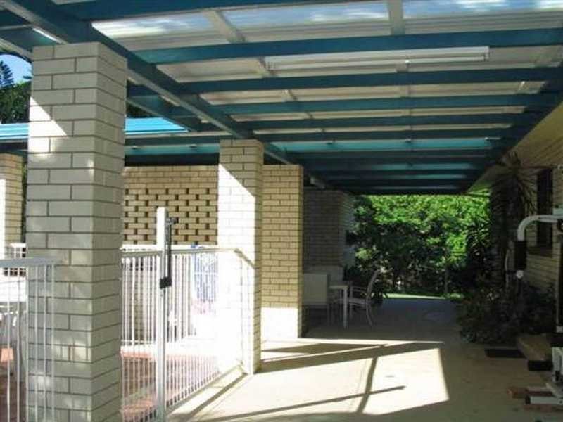 32 Helen Cres, Wurdong Heights, Boyne Island QLD 4680