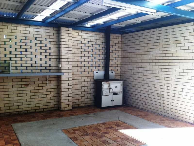 32 Helen Cres, Wurdong Heights, Boyne Island QLD 4680