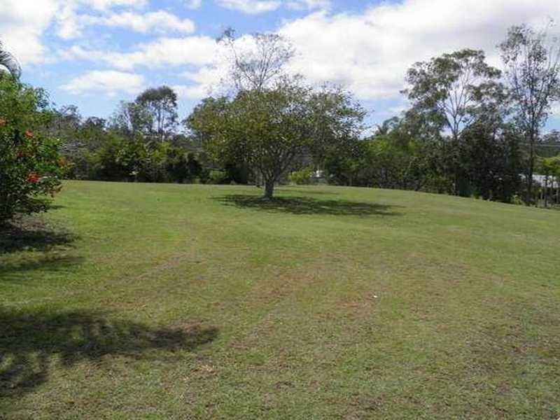 32 Helen Cres, Wurdong Heights, Boyne Island QLD 4680