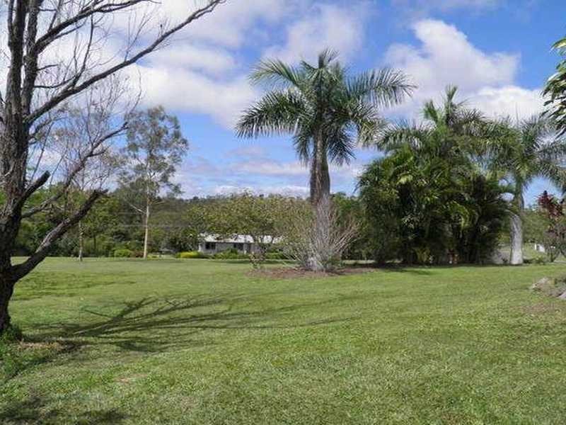 32 Helen Cres, Wurdong Heights, Boyne Island QLD 4680
