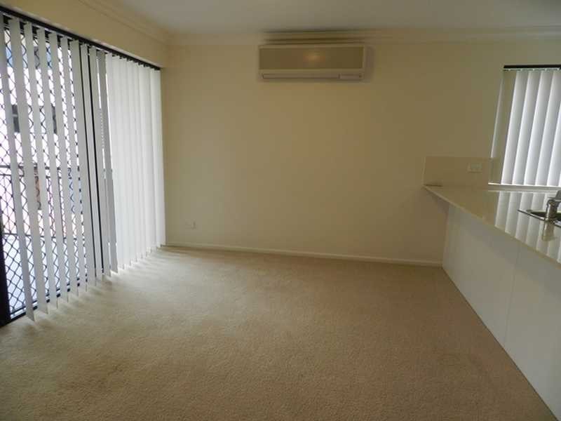 8/8a Wyndham Avenue, Boyne Island QLD 4680