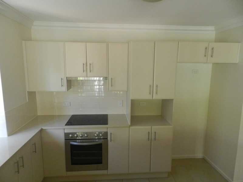 8/8a Wyndham Avenue, Boyne Island QLD 4680