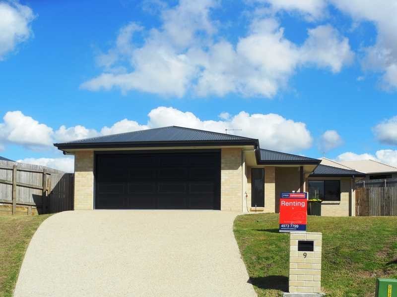 9 Valley Way, Boyne Island QLD 4680