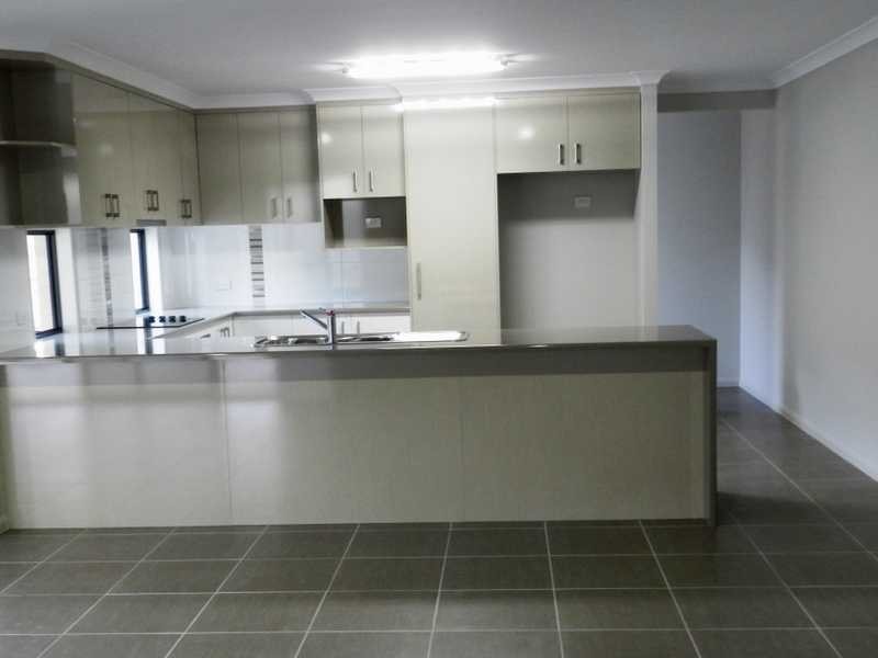 9 Valley Way, Boyne Island QLD 4680