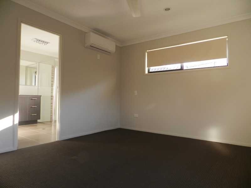 9 Valley Way, Boyne Island QLD 4680