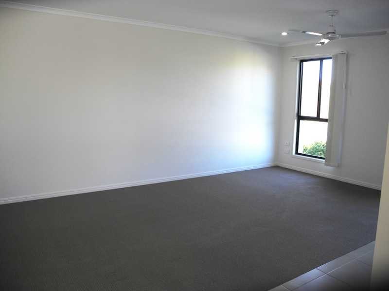 2/10 Arthur Street, Boyne Island QLD 4680