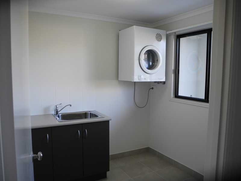 2/10 Arthur Street, Boyne Island QLD 4680