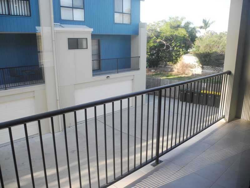 2/10 Arthur Street, Boyne Island QLD 4680