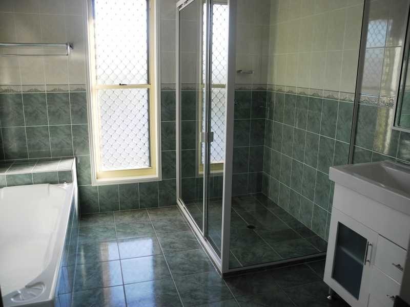 15 Micheal Court, Boyne Island QLD 4680