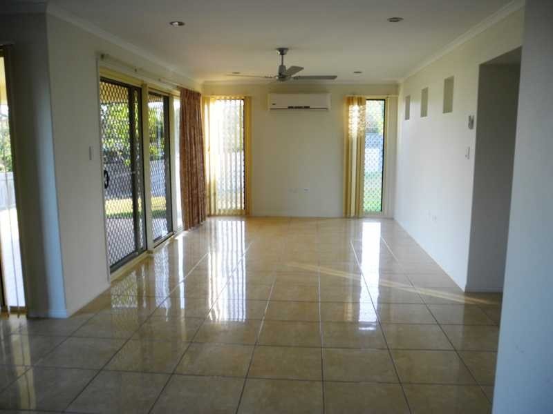 15 Micheal Court, Boyne Island QLD 4680
