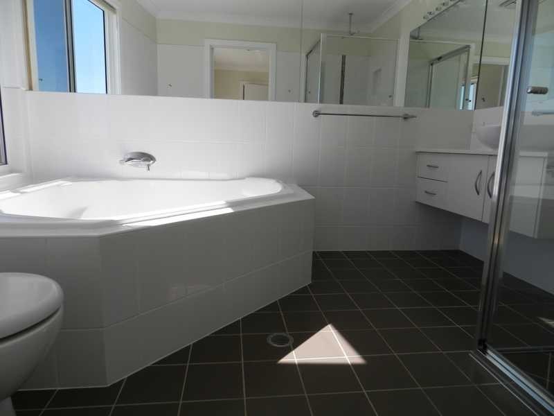 2/30 Beach Avenue, Tannum Sands QLD 4680