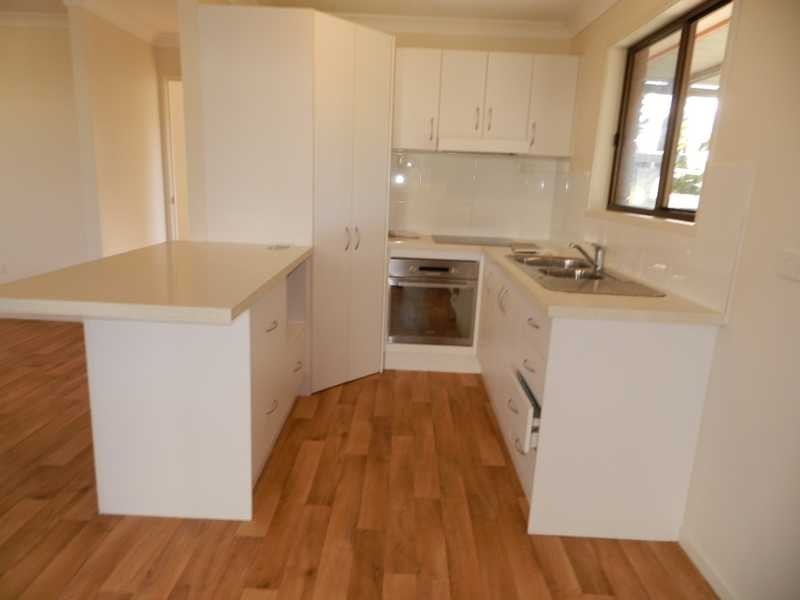 16 Hickman Street, Bororen QLD 4678