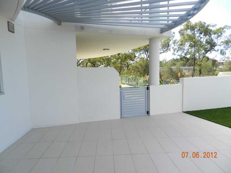 3/2 The Promenade, Boyne Island QLD 4680