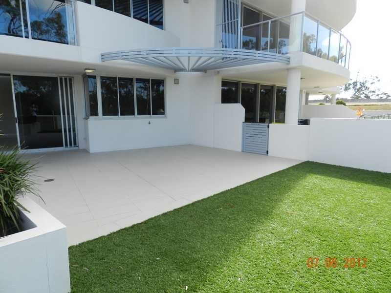 3/2 The Promenade, Boyne Island QLD 4680