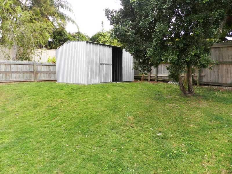 9 Polmaise Street, Boyne Island QLD 4680