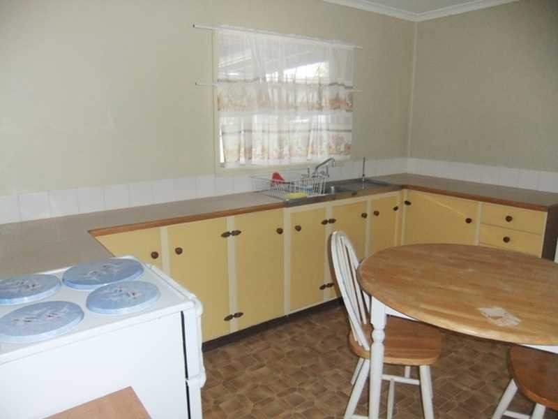 15 Dougall, Bororen QLD 4678