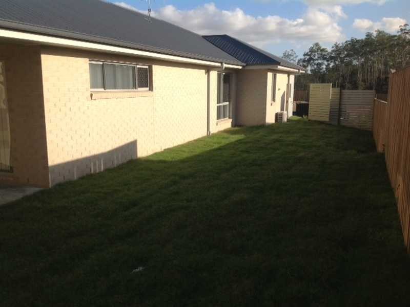 3 JARDINE CRESCENT, Boyne Island QLD 4680