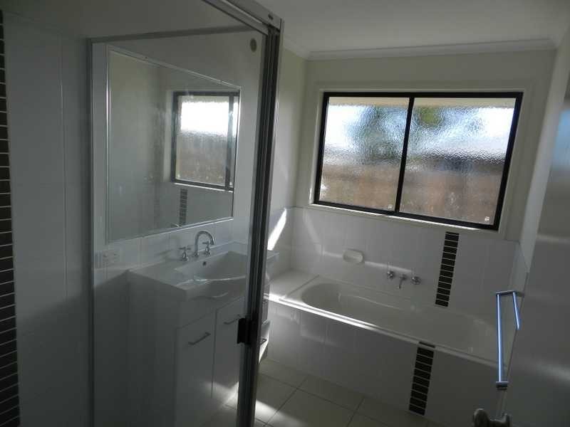 16 Surita Court, Boyne Island QLD 4680