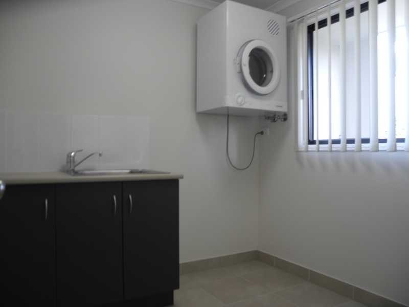 2/10 Arthur Street, Boyne Island QLD 4680