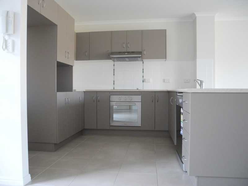2/10 Arthur Street, Boyne Island QLD 4680
