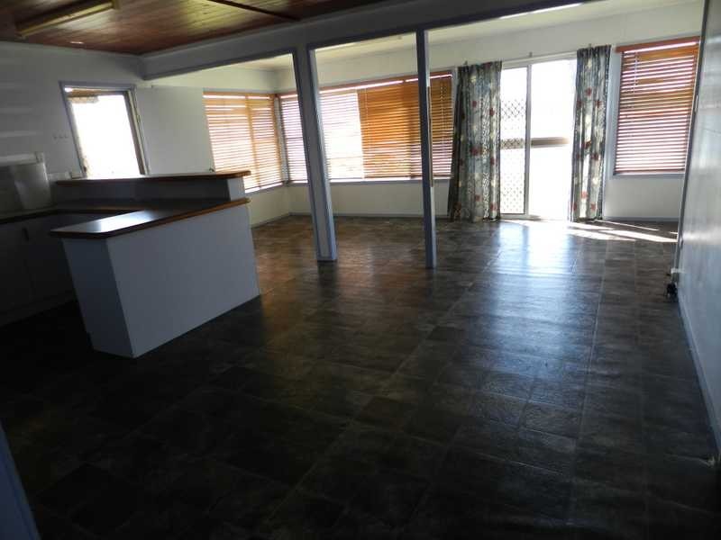 26 Island Esplanade, Boyne Island QLD 4680