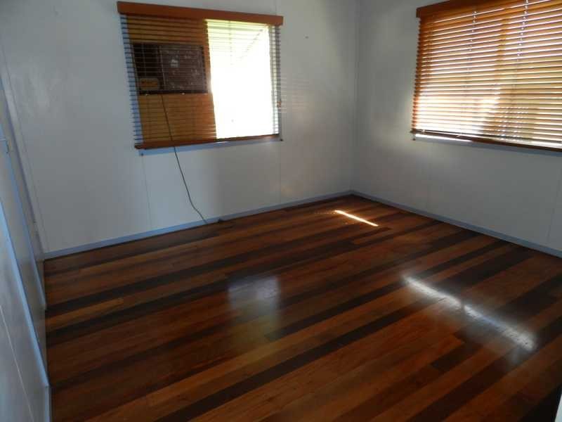 26 Island Esplanade, Boyne Island QLD 4680