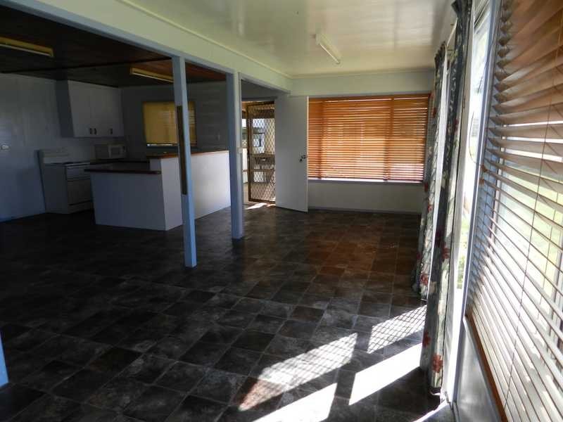 26 Island Esplanade, Boyne Island QLD 4680