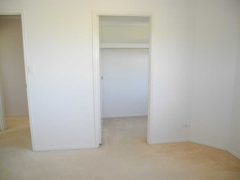 11 Wyndham Avenue, Boyne Island QLD 4680