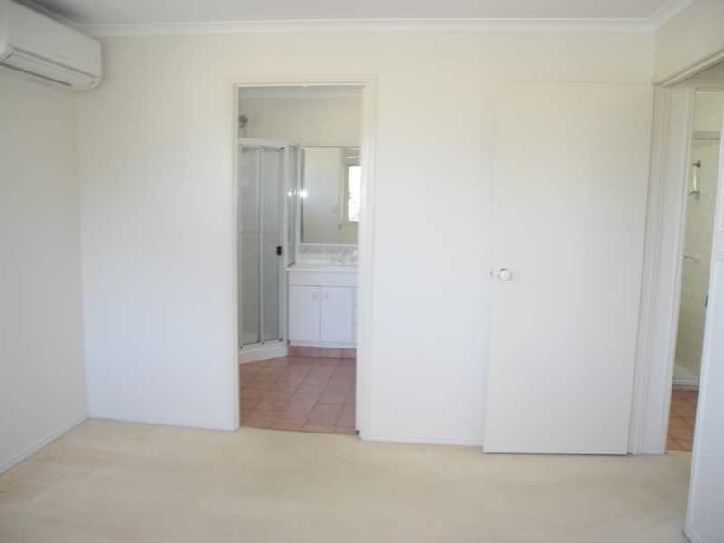 11 Wyndham Avenue, Boyne Island QLD 4680