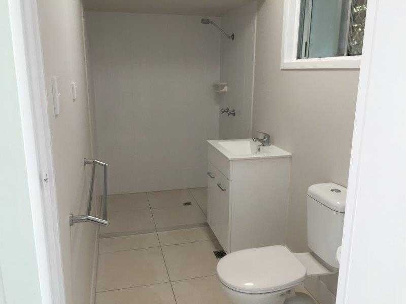 2 Amaroo Street, Boyne Island QLD 4680