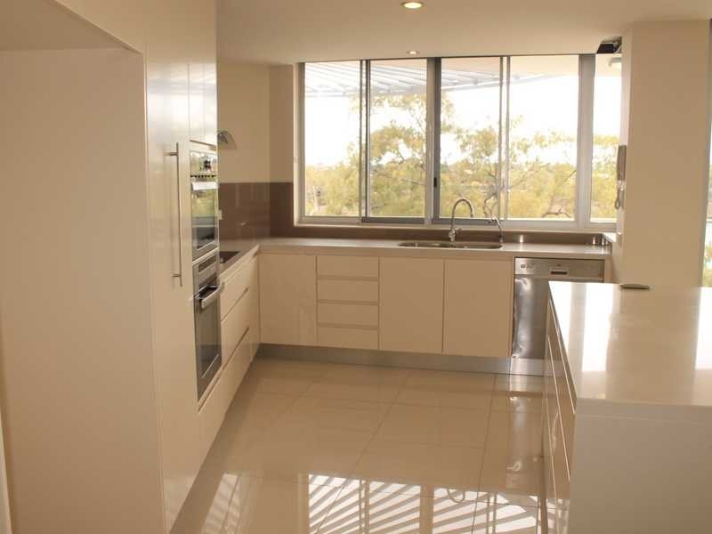 12/2 The Promenade, Boyne Island QLD 4680