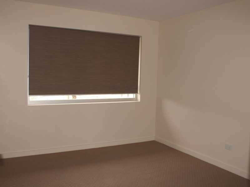 12/2 The Promenade, Boyne Island QLD 4680