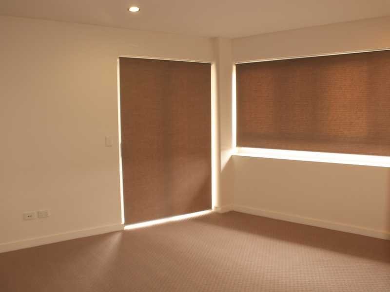 12/2 The Promenade, Boyne Island QLD 4680