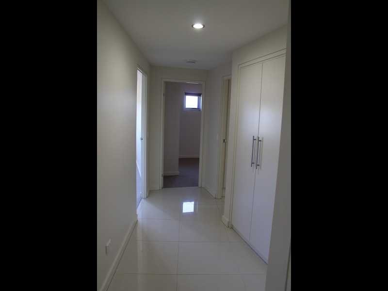12/2 The Promenade, Boyne Island QLD 4680