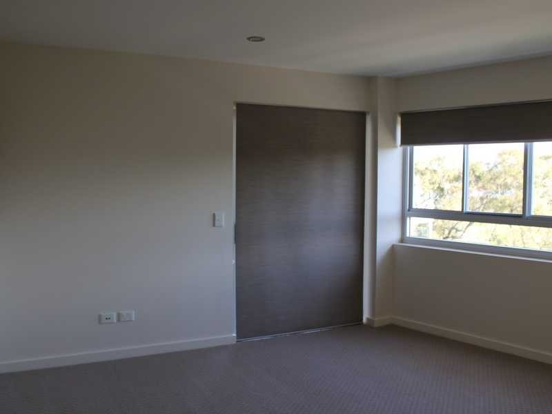 12/2 The Promenade, Boyne Island QLD 4680