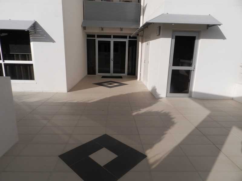 12/2 The Promenade, Boyne Island QLD 4680