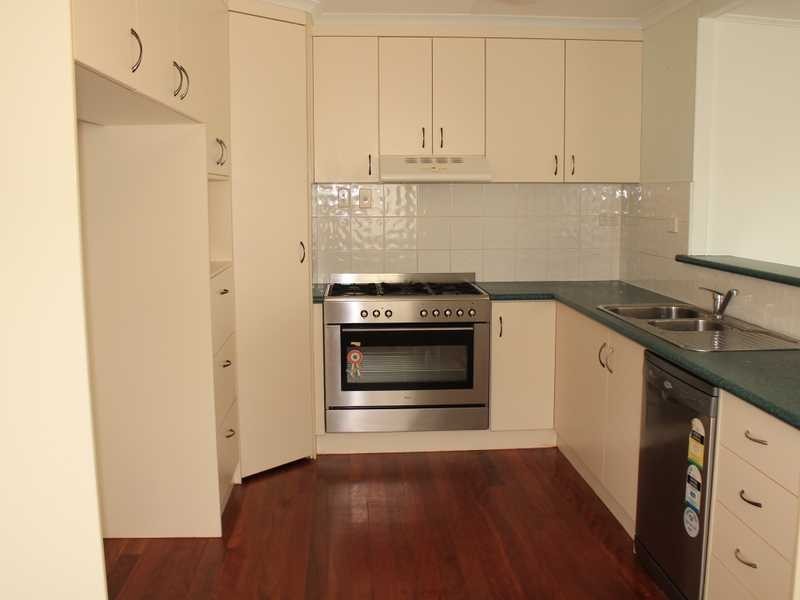39 Amaroo Street, Boyne Island QLD 4680
