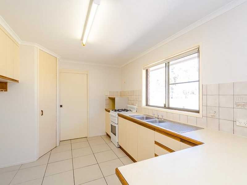 25 McPherson Road, Boyne Island QLD 4680